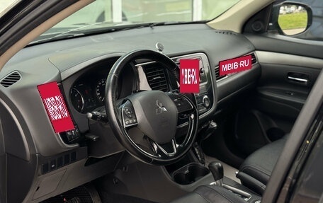 Mitsubishi Outlander III рестайлинг 3, 2015 год, 1 890 000 рублей, 8 фотография