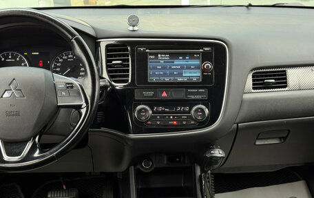 Mitsubishi Outlander III рестайлинг 3, 2015 год, 1 890 000 рублей, 21 фотография