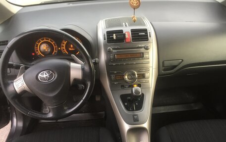 Toyota Auris II, 2007 год, 700 000 рублей, 10 фотография