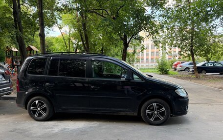 Volkswagen Touran III, 2008 год, 699 000 рублей, 3 фотография