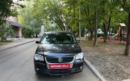 Volkswagen Touran III, 2008 год, 699 000 рублей, 2 фотография