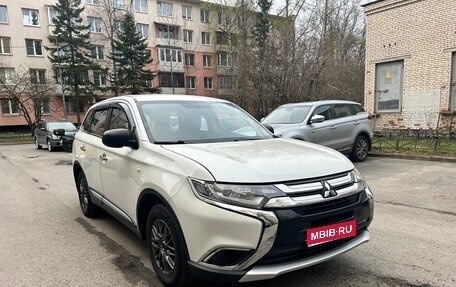 Mitsubishi Outlander III рестайлинг 3, 2016 год, 1 450 000 рублей, 1 фотография