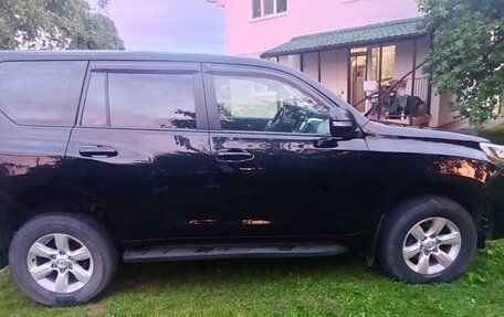 Toyota Land Cruiser Prado 150 рестайлинг 2, 2014 год, 3 380 000 рублей, 4 фотография