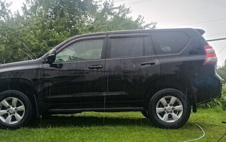 Toyota Land Cruiser Prado 150 рестайлинг 2, 2014 год, 3 380 000 рублей, 10 фотография