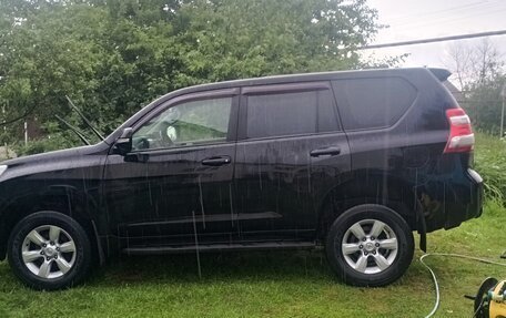 Toyota Land Cruiser Prado 150 рестайлинг 2, 2014 год, 3 380 000 рублей, 9 фотография
