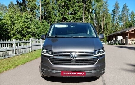 Volkswagen Multivan T6 рестайлинг, 2021 год, 6 900 000 рублей, 6 фотография