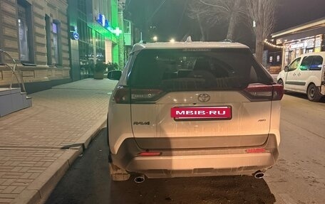 Toyota RAV4, 2019 год, 1 260 000 рублей, 4 фотография