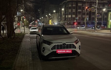 Toyota RAV4, 2019 год, 1 260 000 рублей, 2 фотография