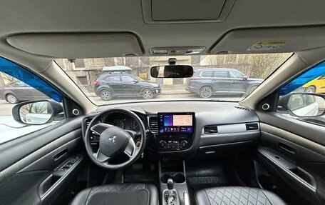 Mitsubishi Outlander III рестайлинг 3, 2016 год, 1 450 000 рублей, 5 фотография