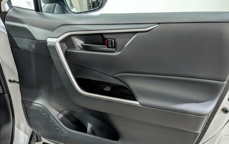 Toyota RAV4, 2024 год, 3 799 000 рублей, 24 фотография
