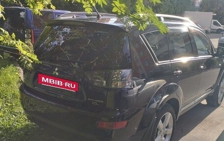 Mitsubishi Outlander III рестайлинг 3, 2008 год, 900 000 рублей, 2 фотография