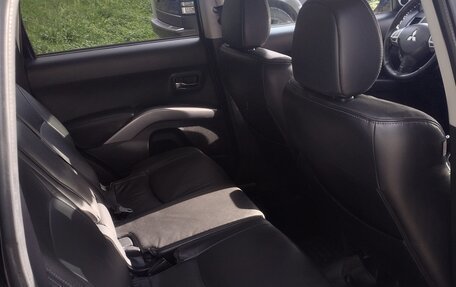Mitsubishi Outlander III рестайлинг 3, 2008 год, 900 000 рублей, 3 фотография