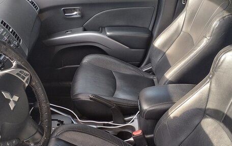 Mitsubishi Outlander III рестайлинг 3, 2008 год, 900 000 рублей, 10 фотография