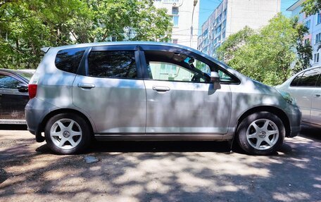 Honda Fit III, 2001 год, 355 000 рублей, 2 фотография
