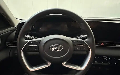 Hyundai Elantra, 2022 год, 1 500 000 рублей, 14 фотография