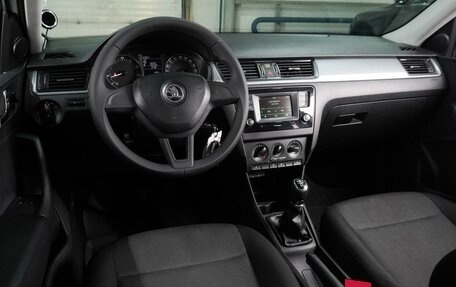 Skoda Rapid I, 2017 год, 1 060 000 рублей, 6 фотография