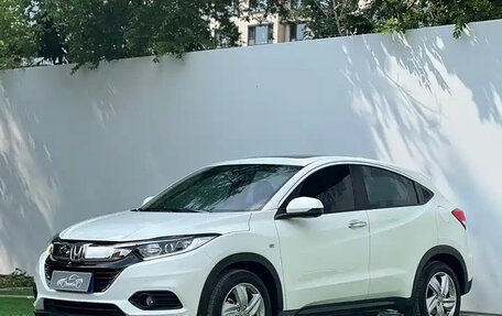Honda Vezel, 2023 год, 1 300 666 рублей, 3 фотография