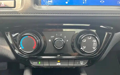 Honda Vezel, 2023 год, 1 300 666 рублей, 11 фотография