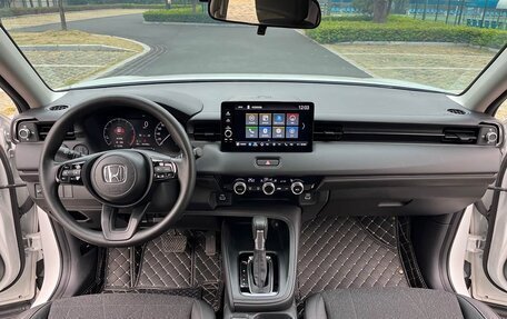 Honda Vezel, 2024 год, 1 580 000 рублей, 13 фотография