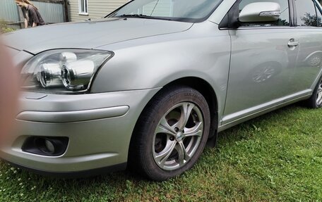 Toyota Avensis III рестайлинг, 2006 год, 750 000 рублей, 4 фотография