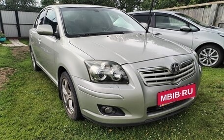 Toyota Avensis III рестайлинг, 2006 год, 750 000 рублей, 1 фотография