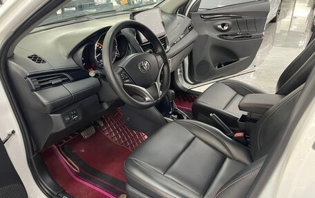 Toyota Yaris XP150 рестайлинг, 2022 год, 1 270 000 рублей, 8 фотография