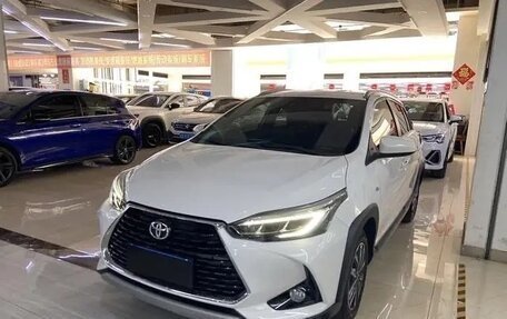 Toyota Yaris XP150 рестайлинг, 2023 год, 1 200 000 рублей, 1 фотография