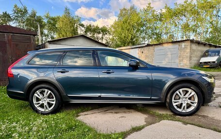 Volvo V90 Cross Country I рестайлинг, 2017 год, 2 250 000 рублей, 6 фотография