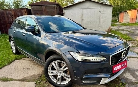 Volvo V90 Cross Country I рестайлинг, 2017 год, 2 250 000 рублей, 2 фотография