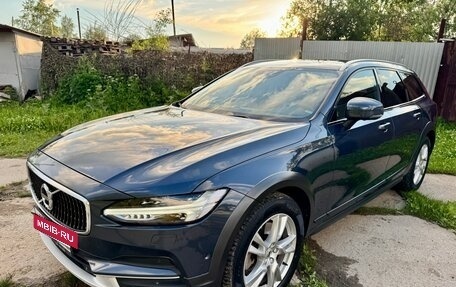 Volvo V90 Cross Country I рестайлинг, 2017 год, 2 250 000 рублей, 4 фотография