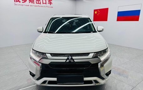 Mitsubishi Outlander III рестайлинг 3, 2022 год, 1 980 548 рублей, 2 фотография