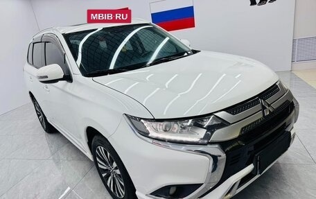 Mitsubishi Outlander III рестайлинг 3, 2022 год, 1 980 548 рублей, 3 фотография
