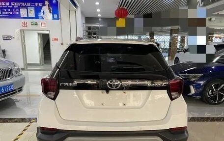 Toyota Yaris XP150 рестайлинг, 2023 год, 1 200 000 рублей, 4 фотография