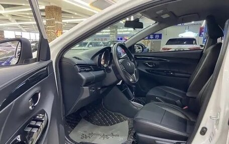 Toyota Yaris XP150 рестайлинг, 2023 год, 1 200 000 рублей, 11 фотография