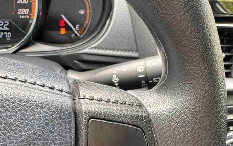 Toyota Yaris XP150 рестайлинг, 2022 год, 1 360 000 рублей, 25 фотография