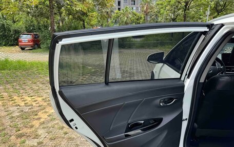 Toyota Yaris XP150 рестайлинг, 2022 год, 1 360 000 рублей, 27 фотография
