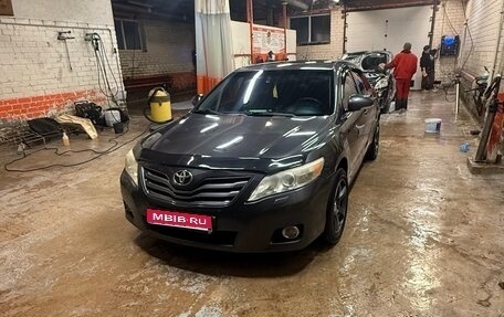 Toyota Camry, 2011 год, 1 100 000 рублей, 1 фотография