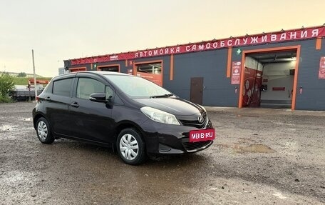 Toyota Vitz, 2013 год, 730 000 рублей, 2 фотография