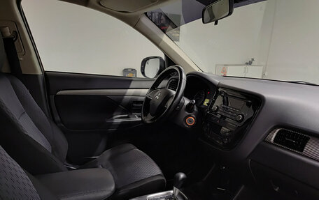Mitsubishi Outlander III рестайлинг 3, 2012 год, 1 130 000 рублей, 11 фотография