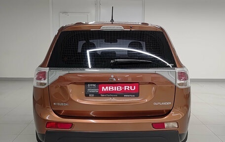 Mitsubishi Outlander III рестайлинг 3, 2012 год, 1 130 000 рублей, 6 фотография