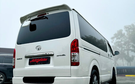 Toyota HiAce H200, 2015 год, 2 850 000 рублей, 8 фотография