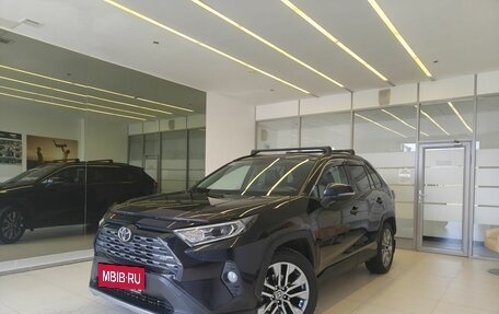 Toyota RAV4, 2021 год, 3 280 000 рублей, 1 фотография