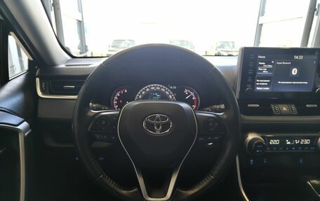 Toyota RAV4, 2021 год, 3 280 000 рублей, 9 фотография