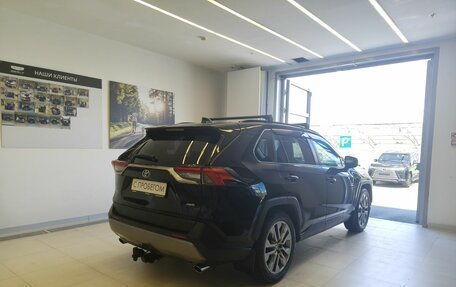 Toyota RAV4, 2021 год, 3 280 000 рублей, 4 фотография