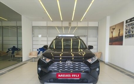Toyota RAV4, 2021 год, 3 280 000 рублей, 2 фотография