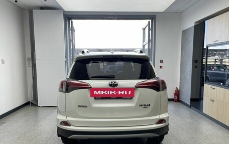 Toyota RAV4, 2017 год, 2 735 000 рублей, 5 фотография