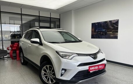 Toyota RAV4, 2017 год, 2 735 000 рублей, 3 фотография