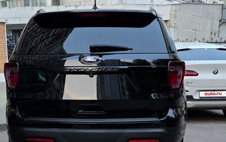 Ford Explorer VI, 2018 год, 3 000 000 рублей, 2 фотография