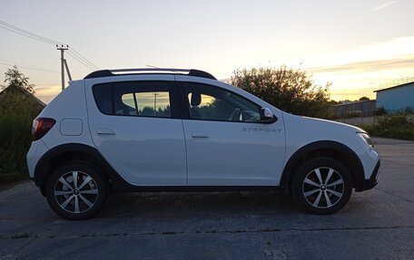 Renault Sandero II рестайлинг, 2018 год, 1 050 000 рублей, 4 фотография
