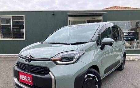 Toyota Sienta, 2022 год, 1 050 100 рублей, 1 фотография